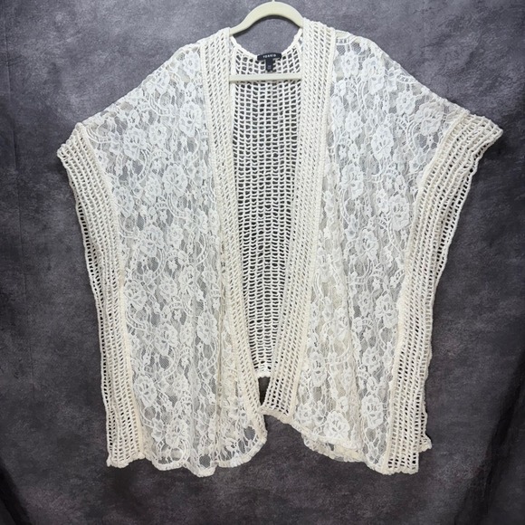 Torrid Mixed Lace Pointelle Poncho Crochet Open Front Kimono Plus Size 1/2 Cream - Picture 1 of 12